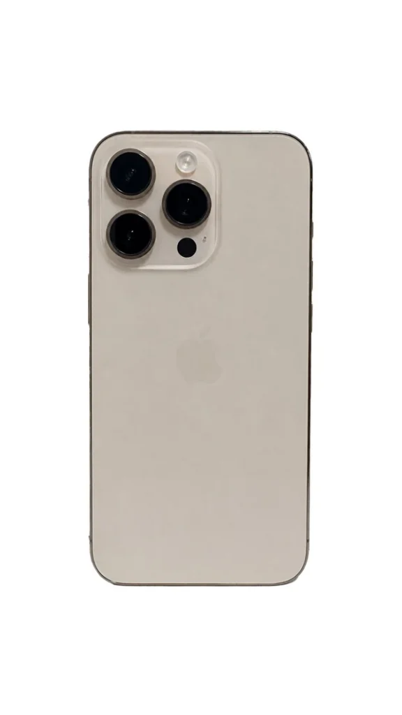 Erneuertes Backcover des iPhone 16 Pro nach dem Austausch