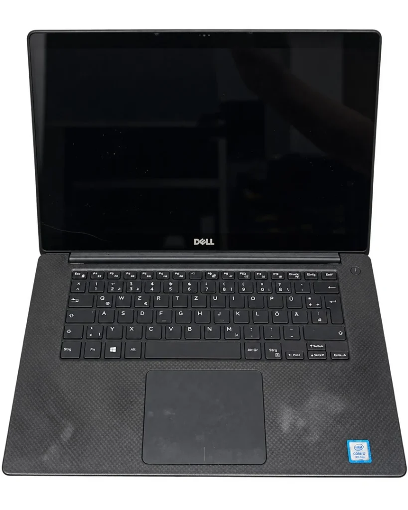 Dell XPS 15 9550 mit schwarzem Display in frontaler Ansicht