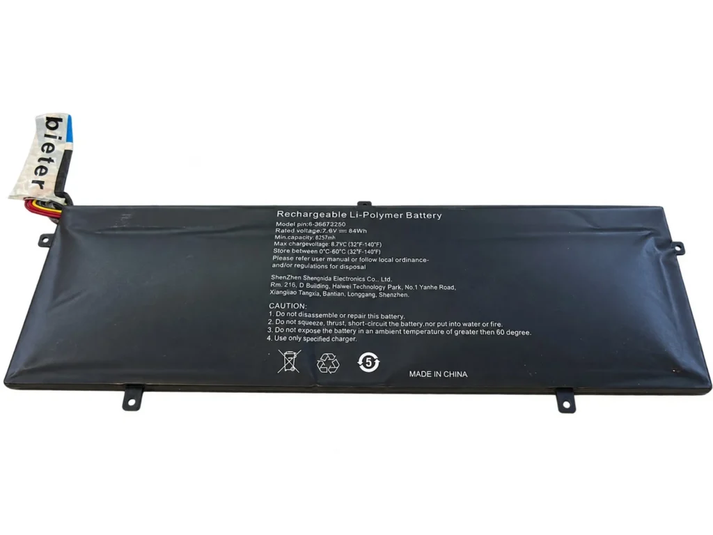 Sichtbar aufgeblähter Akku des PEAQ Notebook Slim S130