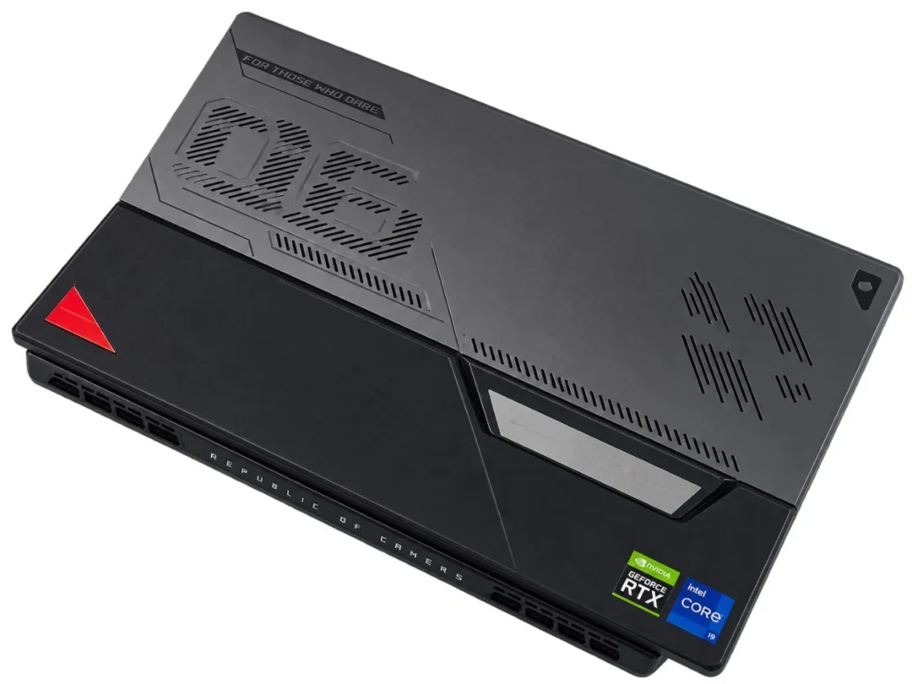Rückseite des ASUS ROG Flow Z13 (2022) GZ301ZE mit Lüftungsöffnungen und Standfuß